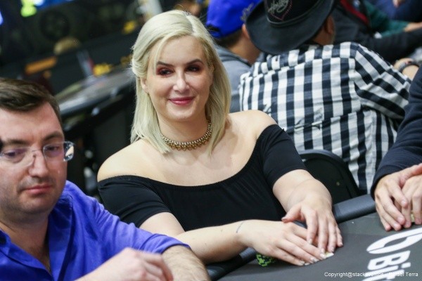 Vanessa Kade está bem de fichas no Main Event (Foto: Rafael Terra/BSOP)