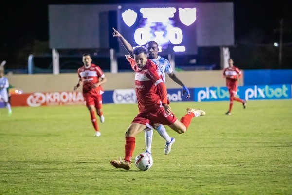 Fernando Teramatsu/AGIF. Presidente do CRB garante permanência de Rafael Longuine para a próxima temporada