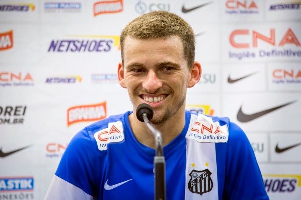 Foto: Ricardo Saibun / Divulgação SantosFC – Lucas Lima defendeu o Santos entre 2014 e 2016, com dois títulos estaduais