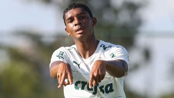Fabio Menotti/Ag Palmeiras/ 'Estilo Mbappé'; 'R$ 330 milhões'; Joia da base do Palmeiras chama atenção e entra no radar de times europeus. 