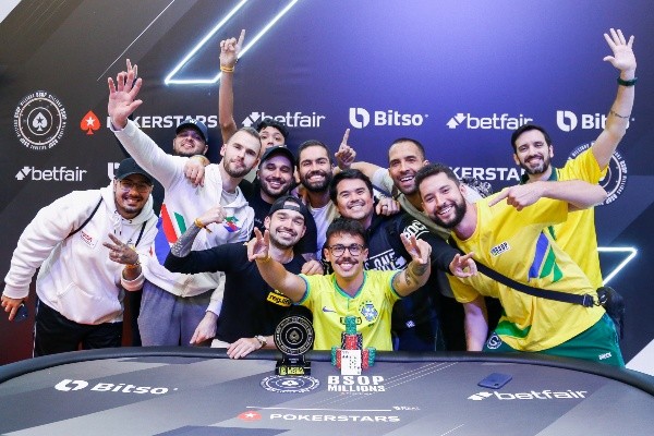 Comemoração de Lazaro Miranda (Foto: Divulgação/BSOP)