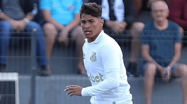 Foto: Pedro Ernesto Guerra Azevedo/Santos FC - Cadu ganhará oportunidade na pré-temporada