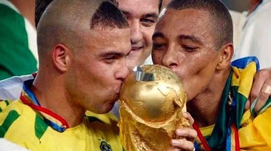 Foto: Arquivo Pessoal Gilberto Silva/Instagram oficial - Gilberto Silva oi Pentacampeão Mundial com o Brasil