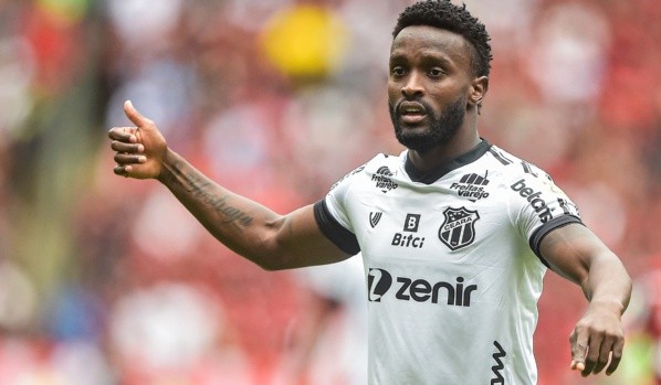 Foto: Thiago Ribeiro/AGIF – Mendoza deve sair do Ceará rumo ao Santos em 2023