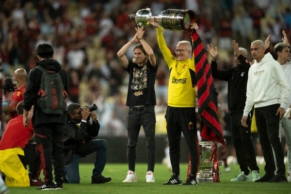 Jorge Rodrigues/AGIF/ Dorival comemorando o título da Libertadores. 