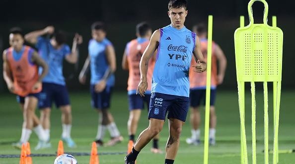 Foto: Michael Steele/Getty Images - Mais uma vez, Dybala não entrou em campo pela Argentina