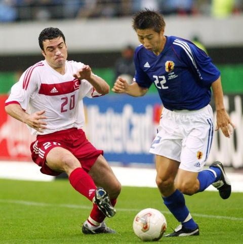 Martin Rose/Bongarts/Getty Images – Turquia e Japão se enfrentando nas oitavas de final na Copa do Mundo em 2002