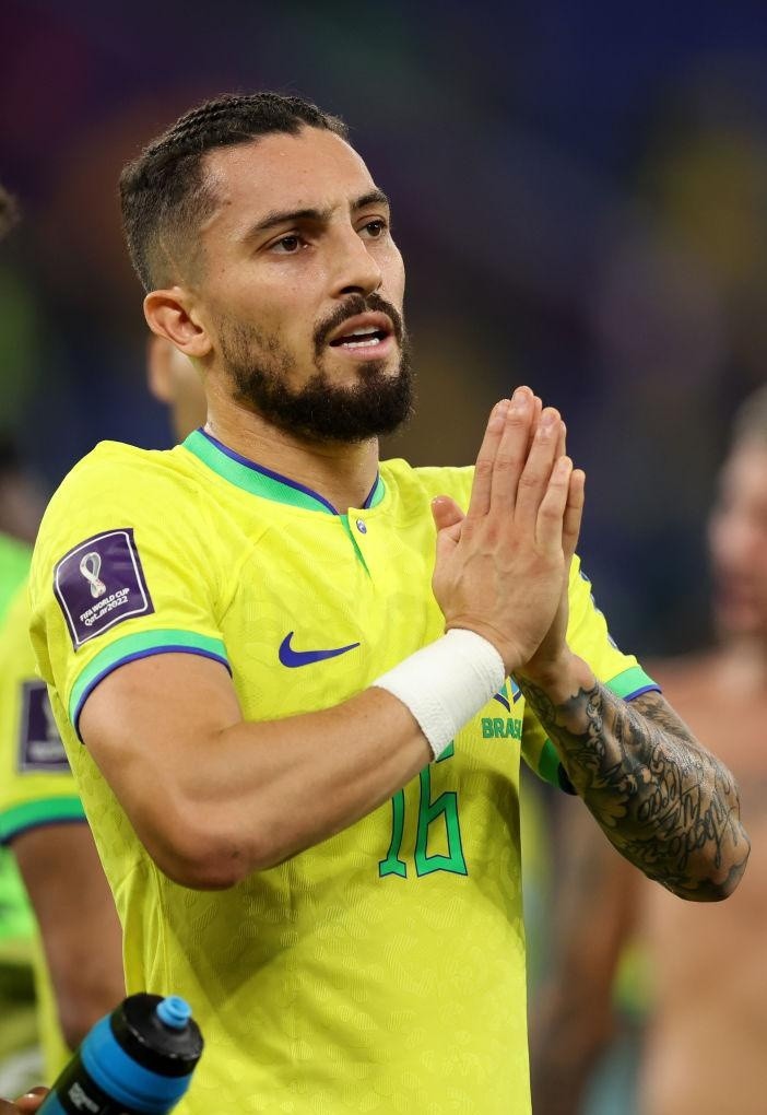 Alex Telles por muito pouco não jogou no Fluminense. Foto:Clive Brunskill/Getty Images