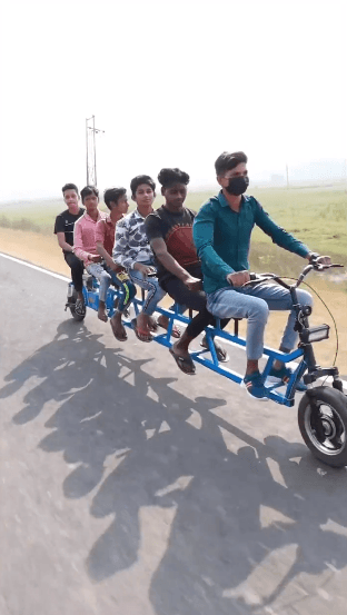 Seis pessoas podem ser levadas na bicicleta - Foto: Twitter @anandmahindra