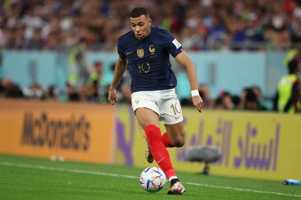 Photo by Alex Grimm/Getty Images - O atacante é o destaque da França na Copa do Mundo do Qatar