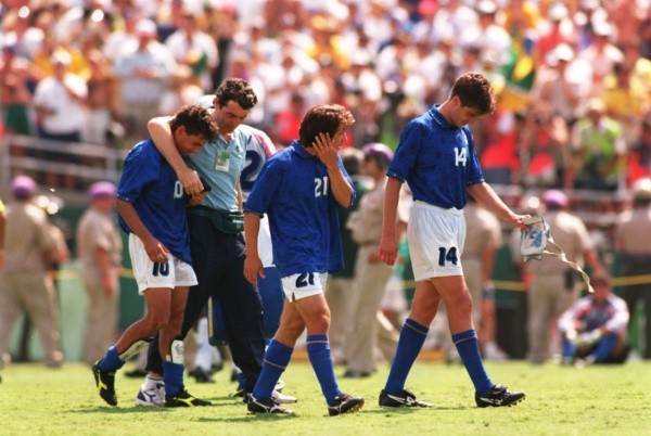 Foto: Shaun Botterrill/Getty Images – Baggio perdeu pênalti na final da Copa do Mundo