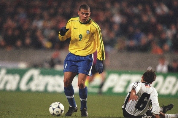 Foto: Mark Thompson/Getty Images – Ronaldo era destaque do Brasil em 1998