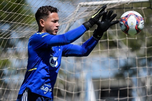 Foto: Gustavo Aleixo/Cruzeiro/ Ezequiel treinando no Cruzeiro. 