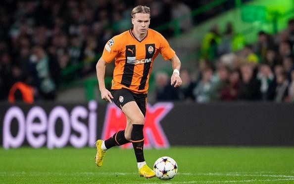 Ross MacDonald/SNS Group via Getty Images – Mudryk atuando pelo Shaktar Donetsk