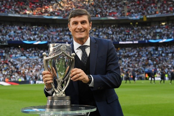 Photo by Claudio Villa/Getty Images - Zanetti está na torcida pela Seleção Argentina na Copa do Qatar
