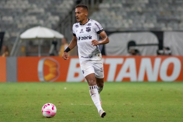 Foto: Fernando Moreno/AGIF – Bruno Pacheco deve deixar o Ceará ainda em 2022