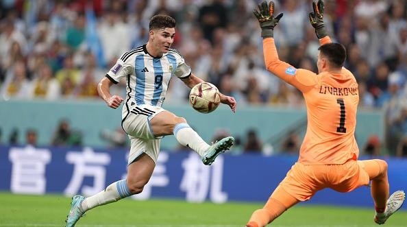 Foto: Richard Heathcote/Getty Images - Julián Álvarez foi responsável pela reação de Lionel Scaloni