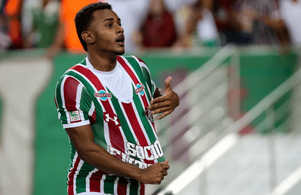 Wendel com a camisa do Fluminense - Foto: Divulgação/Fluminense