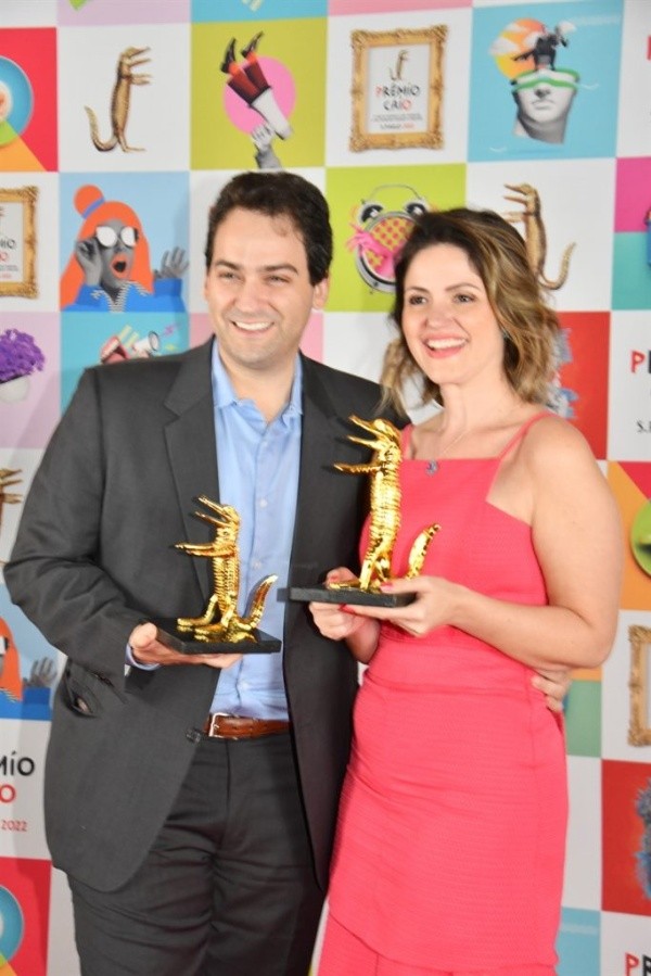 Devanir e Lara (Foto: Reprodução Blog oficial PokerStars)