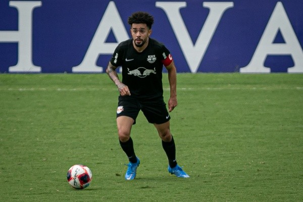 Foto: Rebeca Reis/AGIF – Claudinho foi formado no Santos, onde permaneceu até seus 18 anos