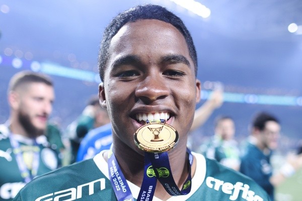 Foto: Ettore Chiereguini/AGIF – Com apenas 16 anos, Endrick terminou a temporada 2022 como titular do Palmeiras