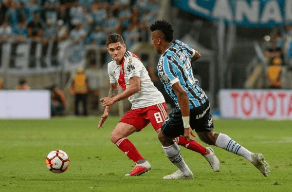 Foto: Jeferson Guareze/AGIF – Juan Quintero atuou emprestado pelo River Plate e interessa ao Flamengo