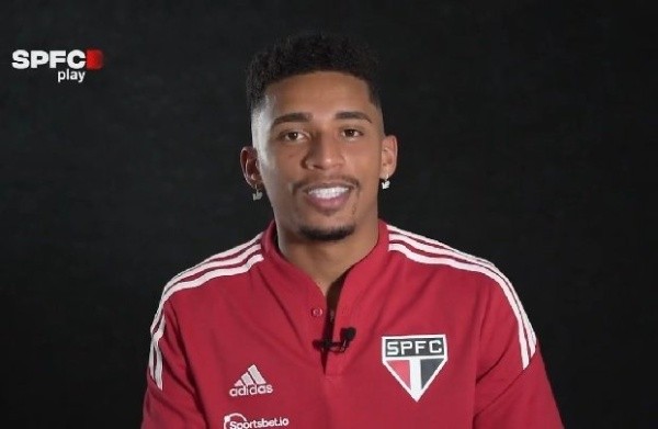 Marcos Paulo com a camisa do São Paulo - Foto: Reprodução/SPFC PlayMarcos Paulo com a camisa do São Paulo - Foto: Reprodução/SPFC Play Marcos Paulo com a camisa do São Paulo - Foto: Reprodução/SPFC PlayMarcos Paulo com a camisa do São Paulo - Foto: Reprodução/SPFC Play