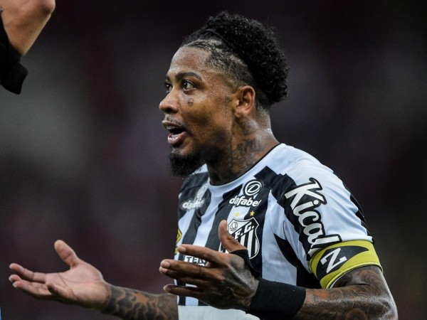 Santos tem 20% de uma venda futura de Marinho - Foto: Thiago Ribeiro/AGIF