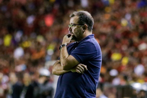 Foto:Rafael Vieira/AGIF – Enderson Moreira deve contar com Vagner Love no Sport