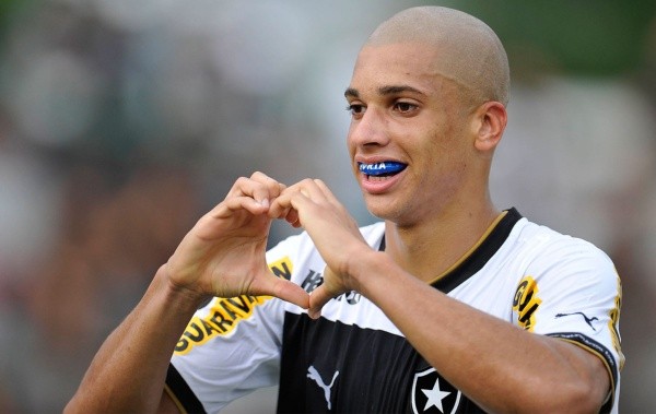 Dória foi revelado pelo Botafogo - Foto: Fabio Castro/AGIF