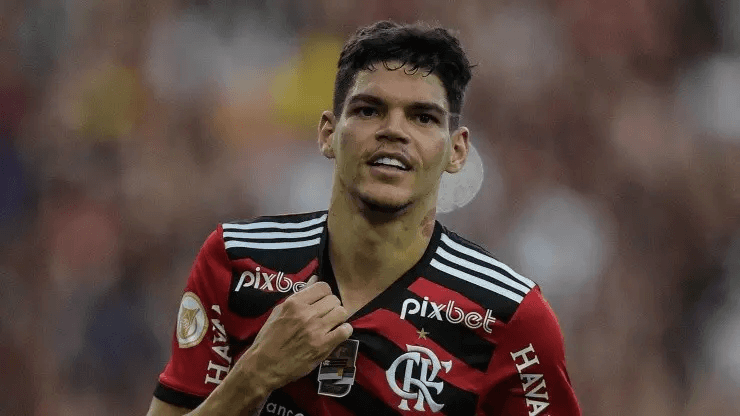 Foto: Thiago Ribeiro/AGIF - Ayrton Lucas