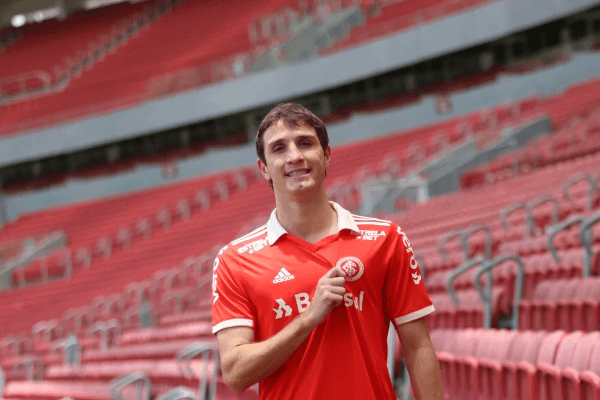 Mário Fernandes foi a única contratação do Internacional até o momento - Foto: Site oficial do Internacional