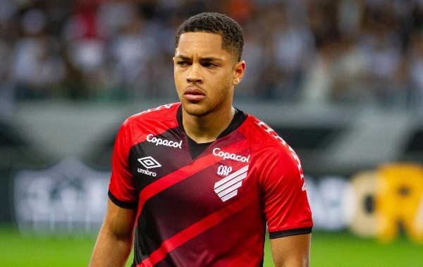 MG - Belo Horizonte - 07/08/2022 - BRASILEIRO A 2022 ATLETICO -MG X ATHLETICO-PR - Vitor Roque jogador do Athletico-PR durante partida contra o Atletico-MG no estadio Mineirao pelo campeonato Brasileiro A 2022. Foto: Fernando Moreno/AGIF