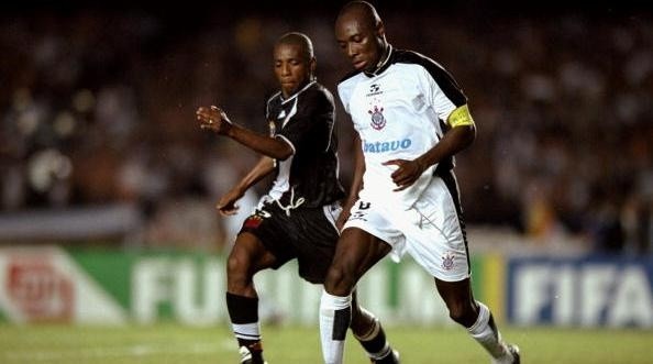 Foto: Shaun Botterill/Allsport - Freddy Rincón é ídolo do Corinthians
