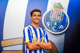 Rodrigo Conceição com a camisa do Porto - Foto: Site oficial do Porto