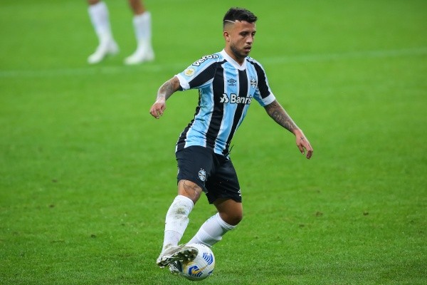 Foto: Pedro H. Tesch/AGIF – Matheus Henrique defendeu o Grêmio antes de rumar para o futebol italiano