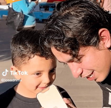 Menino contou toda a verdade aos influenciadores (Reprodução/Tik Tok/@losadnmx) Menino contou toda a verdade aos influenciadores (Reprodução/Tik Tok/@losadnmx)