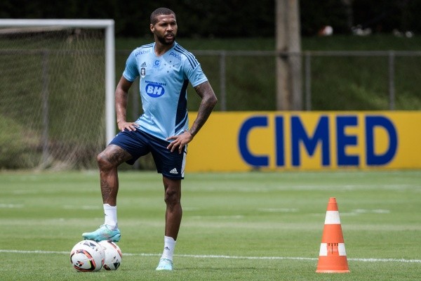 Foto: Gustavo Aleixo/Cruzeiro – Wesley chega para reforçar ataque do Cruzeiro
