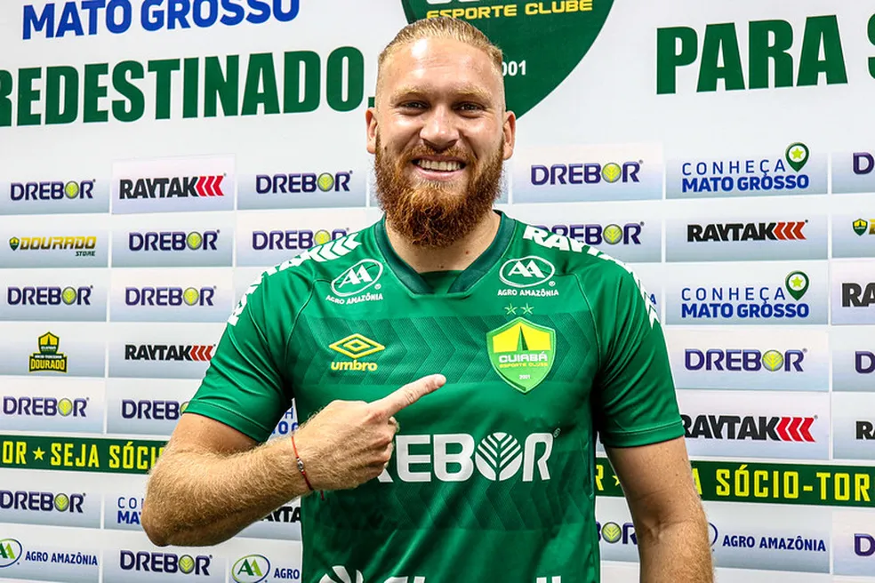 Foto: AssCom Dourado - Pitta foi um dos reforços nesta janela