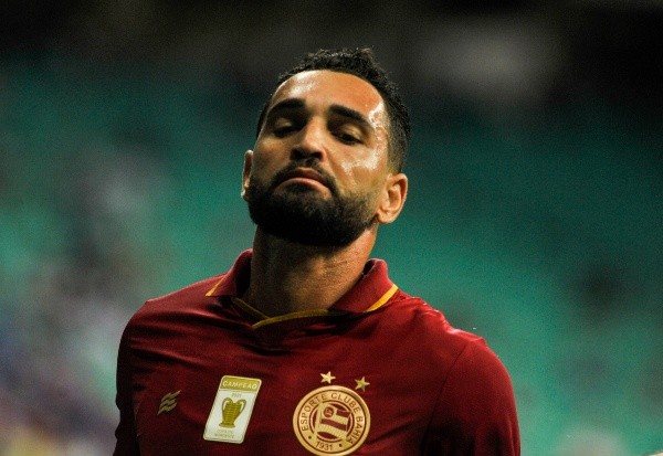 Gilberto está na mira do Cruzeiro - Foto: Jhony Pinho/AGIF