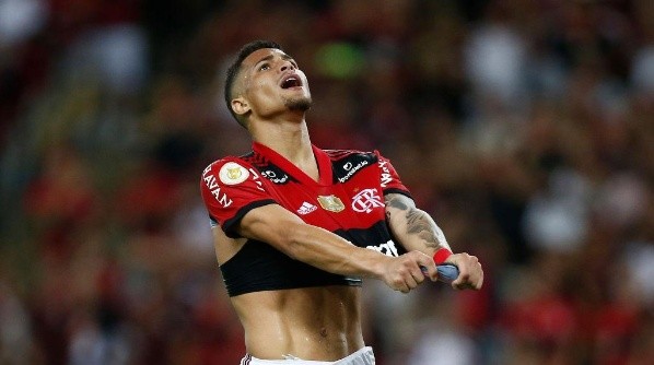 RIO DE JANEIRO, BRAZIL - DECEMBER 06: Joao Gomes of Flamengo reacts during a match between Flamengo and Santos as part of Brasileirao 2021 at at Maracana Stadium on December 6, 2021 in Rio de Janeiro, Brazil. (Photo by Wagner Meier/Getty Images)-Not Released (NR)