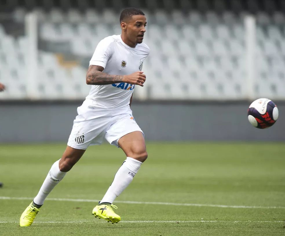 Foto: Ivan Storti/Santos FC – Gregore em ação pelo time B do Santos em 2017