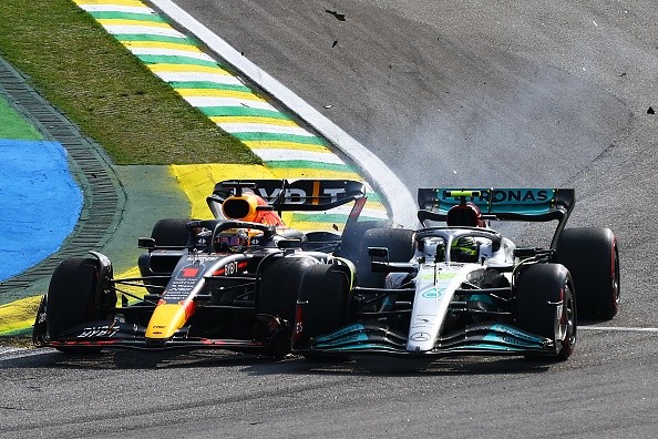 Verstappen e Hamilton: choque em Interlagos.     Créditos: Mark Thompson/Getty Images