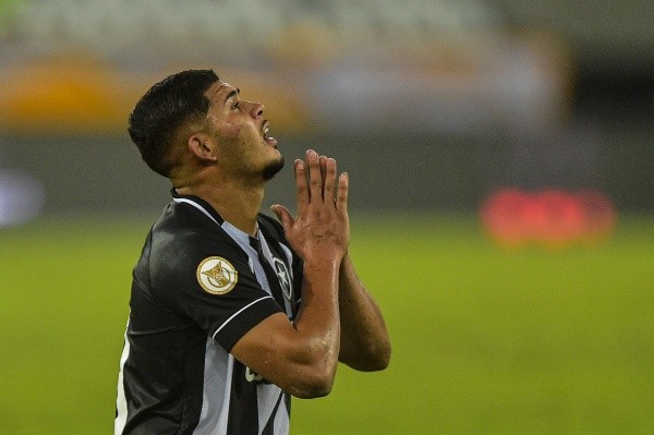 Erison chega ao São Paulo após passagem pelo Estoril - Foto: Thiago Ribeiro/AGIF