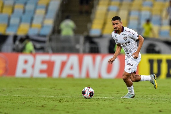 Foto: Thiago Ribeiro/AGIF – André na derrota do Fluminense por 1 a 0 para o Botafogo