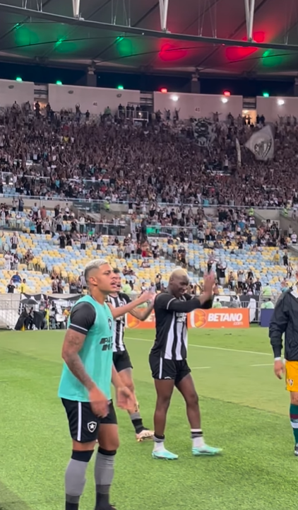 Memes não foram apagados pelo Botafogo (Reprodução/Instagram/@botafogo)