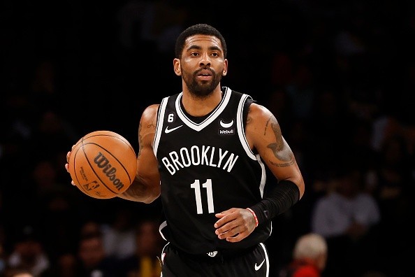 Irving assumiu o protagonismo do Nets sem Durant.     Créditos: Sarah Stier/Getty Images