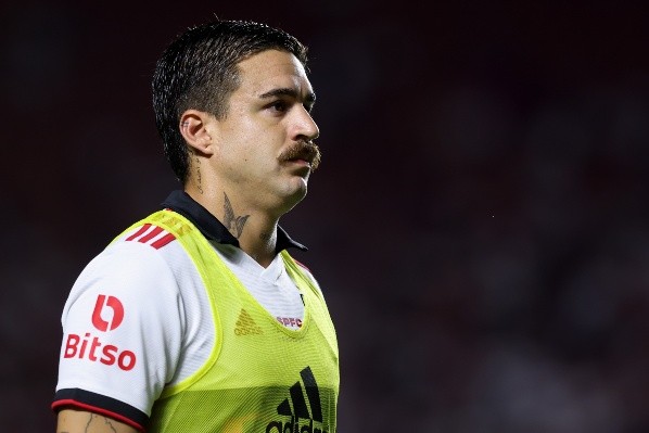 Gabriel Neves com a camisa do São Paulo - Foto: Marcello Zambrana/AGIF