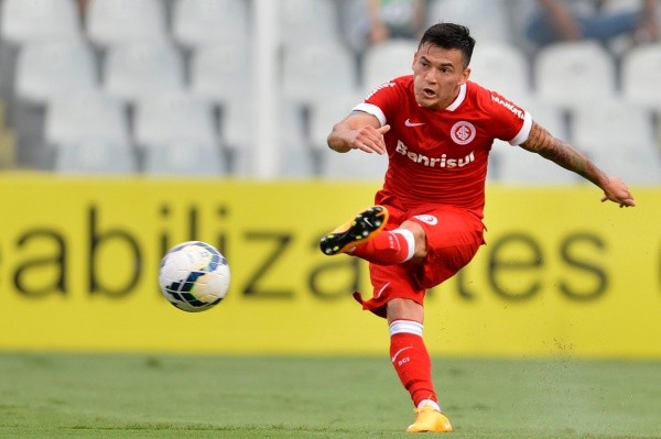 Foto: Mauro Horita/AGIF – Aránguiz pode retornar ao Brasil para defender o Santos