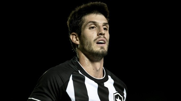 Piazon com a camisa do Botafogo - Foto: Jorge Rodrigues/AGIF